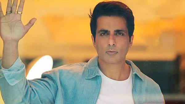 Sonusood: హైదరాబాద్ పోలీసులకు కృతజ్ఞత తెలిపిన సోనూసూద్.. పేదలను మోసం చేసేవారు ఊచలు లెక్కపెట్టాల్సిందే అంటూ..