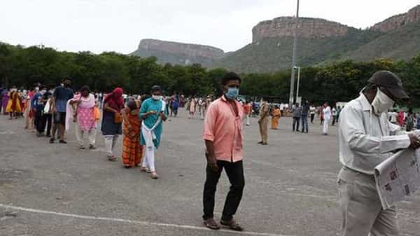 TTD: దగ్గు, జలుబు ఉంటే తిరుమల రావొద్దు... దర్శన టికెట్లు బుక్ చేసుకున్నవారికి ఆప్షన్ ఇచ్చిన టీటీడీ..