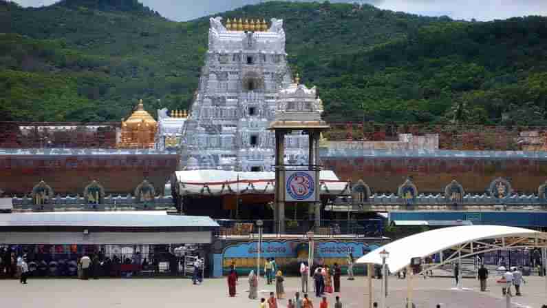 Tirumala Temple: తిరుమల శ్రీవారి దర్శనాలపై కరోనా ఎఫెక్ట్.. కీలక ప్రకటన చేసిన టీటీడీ బోర్డు.. మే 1వ తేదీ నుంచి...