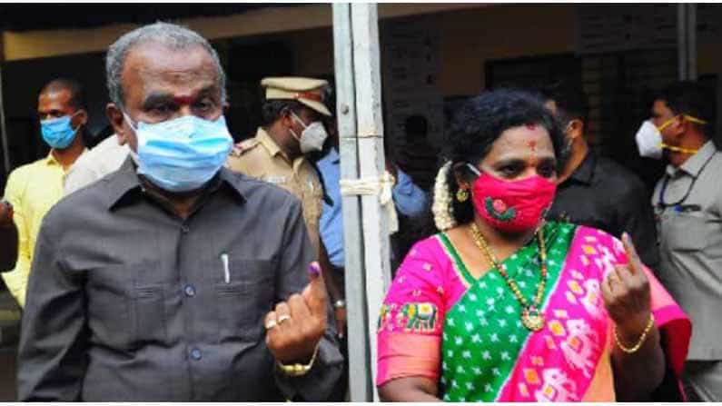 తెలంగాణా గవర్నర్, పుదుచ్చేరి ఇంఛార్జి లెఫ్టినెంట్ గవర్నర్ తమిళ సై సౌందర్యరాజన్ దంపతులు