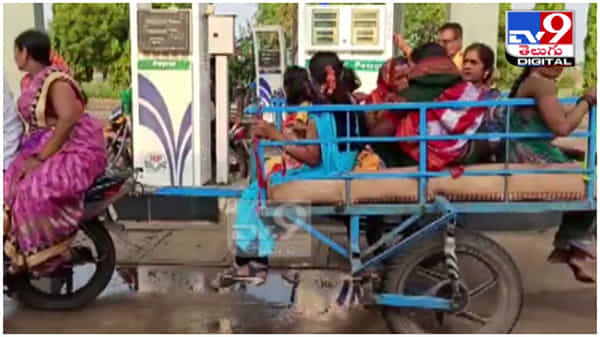 Viral Video: బైక్తో మినీ ట్రాక్టర్ తయారు చేసుకున్న వ్యక్తి... ఏకకాలంలో పదిమంది... వీడియో వైరల్