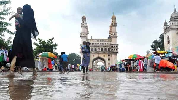 Weather Report: హైదరాబాద్కి వర్ష సూచన.. ఇతర జిల్లాల్లో ఉరుములతో కూడిన వాతావరణం..