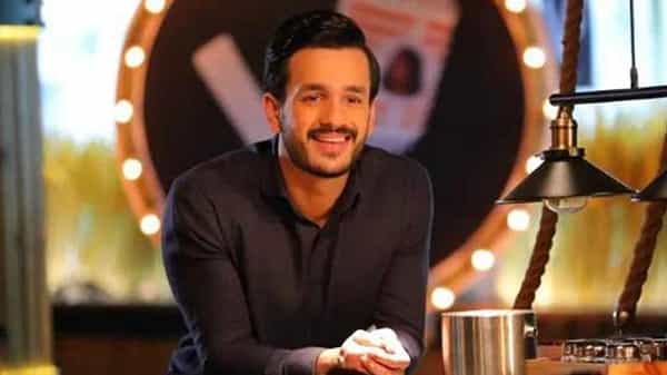 Akhil Akkineni : అఖిల్ కోసం రంగంలోకి మెగాస్టార్ డైరెక్టర్.. భారీగా ప్లాన్ చేస్తున్న నాగార్జున..