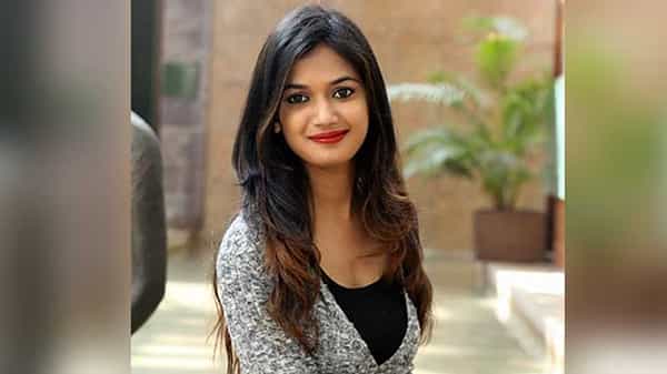 ఇక పై కనిపించను.. ఒంటరిగానే వెళ్తున్నాను.. అర్థం చేసుకోండి.. అరియానా కామెంట్స్ వైరల్..