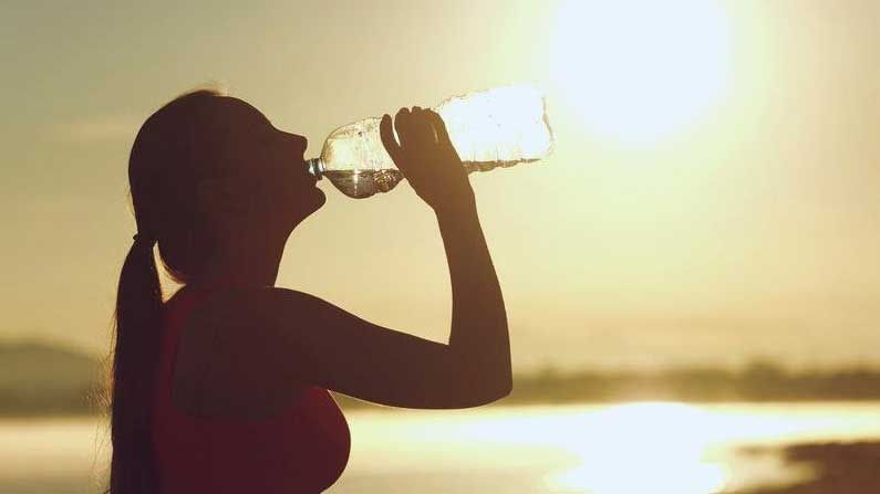 Drinking Water in the Morning: ఉదయం నిద్రలేచిన వెంటనే నీరు తాగితే కలిగే ప్రయోజనాలు తెలుసా..!
