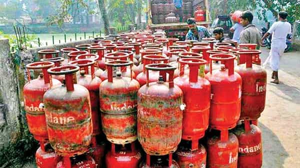 Gas Cylinder: గ్యాస్ సిలిండర్ కస్టమర్లకు గుడ్ న్యూస్.. వారి కోసం కొత్త సిలిండర్లు..