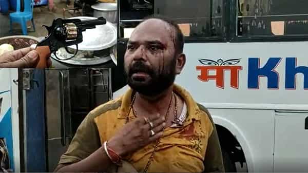 Gun threatening : తుపాకీతో కాల్చేస్తానంటూ ఓ వ్యక్తి హల్ చల్, శ్రీకాకుళం జిల్లా కొర్లాంలో భయంతో పరుగులు తీసిన జనం
