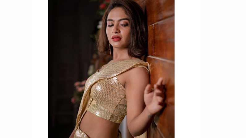 తెలంగాణ యాసలో మాట్లాడుతూ.. యూట్యూబ్ లో వీడియోలు చేస్తూ ఫెమస్ అయ్యింది హారిక