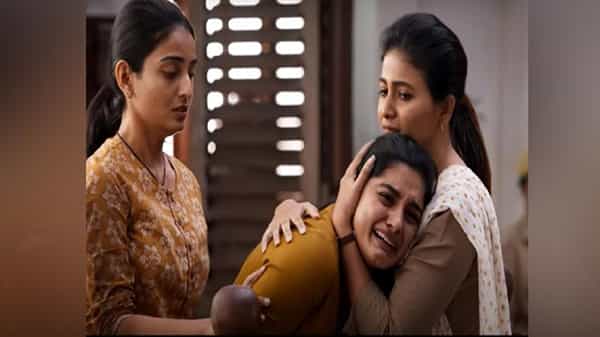 అలుసుగా చూస్తారు.. లోకువ చేస్తారు.. అనాది కాలంగా అబలవె నువ్వు.. హత్తుకుంటున్న మగువా మగువా ఫీమేల్ వెర్షన్..