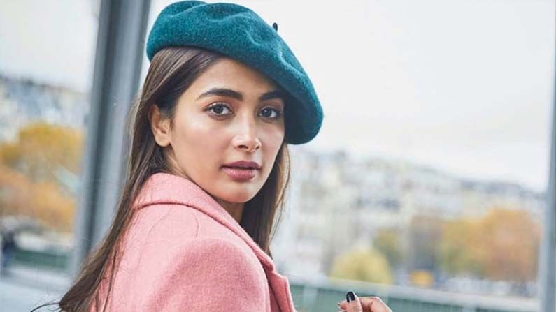 Pooja Hegde: షూటింగ్ కు ఇప్పట్లో జాయిన్ అవ్వనంటున్న పూజ హెగ్డే.. ప్రభాస్ సినిమాకు చిన్న బ్రేక్