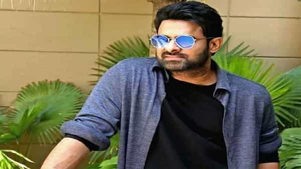 షాకింగ్ లుక్లో రెబల్ స్టార్.. మీరెప్పుడైన ప్రభాస్ను ఇలా చూశారా ? సోషల్ మీడియాలో ఫోటో వైరల్..