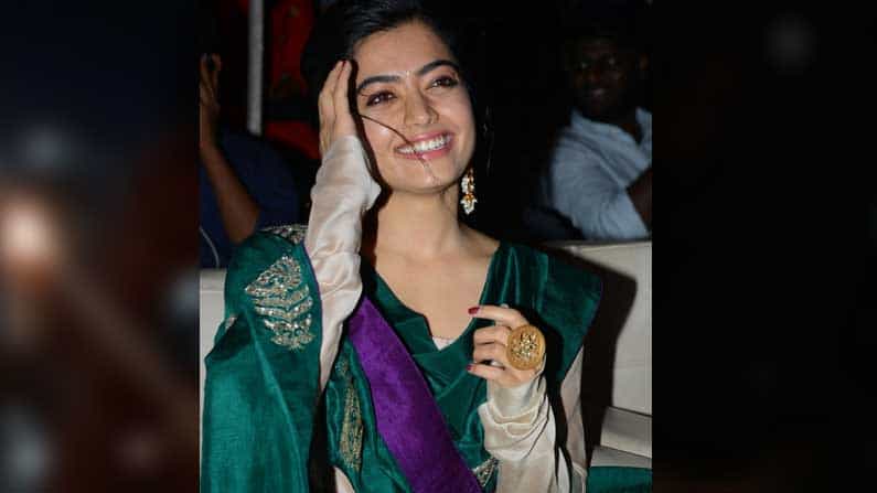 బర్త్ డే బొమ్మకు విషెస్ వెల్లువ.. తక్కువ కాలంలోనే స్టార్ హీరోయిన్ గా దూసుకుపోతున్న కన్నడ భామ