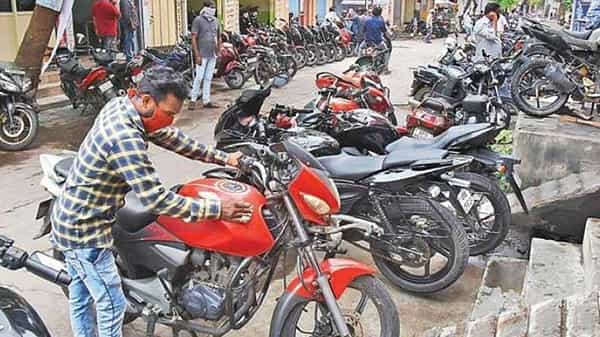 మీరు బైక్ కొనాలనుకుంటున్నారా.? తక్కువ ధరకే అదిరిపోయే బైక్లు మీ సొంతం.. వివరాలు ఇవిగో.!