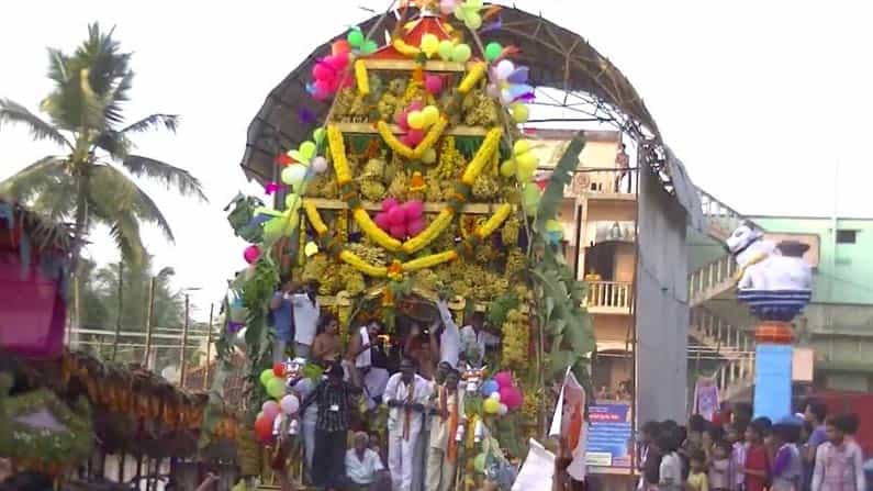 ప్రతి ఏడాది ఇక్కడ మహా శివరాత్రి సందర్భంగా స్వామివారి కళ్యాణోత్సవాలు అయిదు రోజులపాటు జరుగుతాయి. అలాగే దేవీనవరాత్రులు కూడా ఎంతో వైభవంగా నిర్వహిస్తుంటారు. ఇక కార్తీక్ మాసంలో భారీ సంఖ్యలో భక్తులు సోమేశ్వర స్వామిని దర్శించుకుంటారు. 
