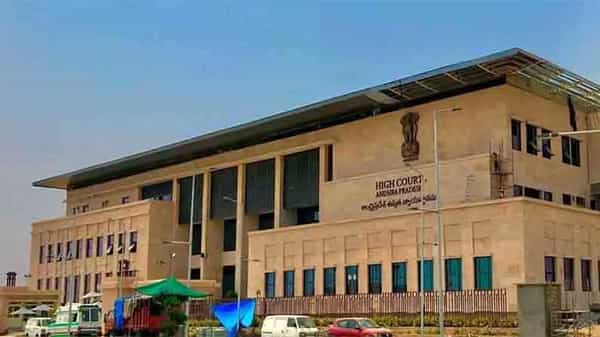 AP High Court: హైకోర్టు మెట్టెక్కిన ఆనందయ్య మందు వ్యవహారం.. పూర్తి నివేదిక ఇవ్వాలని రాష్ట్ర సర్కార్కు ఆదేశం