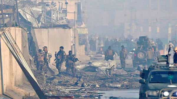 Bomb Blast: రంజాన్ వేళ విషాదం..మసీదులో ప్రార్థనలు చేస్తుండగా బాంబు పేలుడు.. 12 మంది మృతి.. చాలా మందికి గాయాలు