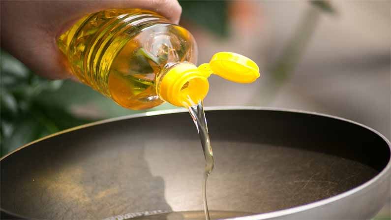 Cooking Oil Price: సామాన్య ప్రజలకు తీపి కబురు.. దిగి రానున్న వంట నూనె ధరలు..! నివేదికలు ఏం చెబుతున్నాయి