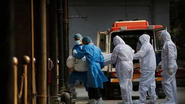Corona Update: రికార్డు స్థాయిలో కరోనా కేసులు.. గడిచిన 24 గంటల్లో 63,282 పాజిటివ్ కేసులు..