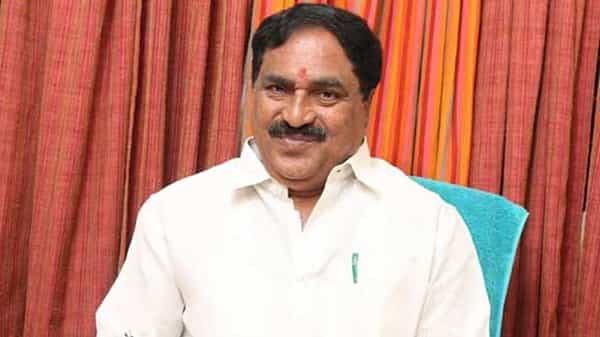 Telangana Govt: గ్రామాల్లో పెండింగ్లో ఉన్న అభివృద్ధి పనులు పూర్తి చేయండి.. అధికారులకు మంత్రి ఆదేశం..