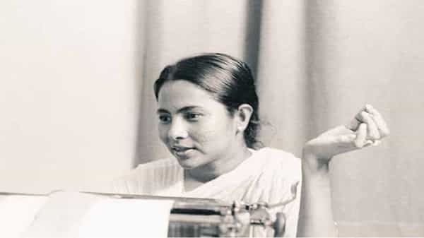 Mamata Banerjee Photo: సోషల్ మీడియాలో వైరల్ అవుతున్న 1980 నాటి మమతా బెనర్జీ ఫొటో..