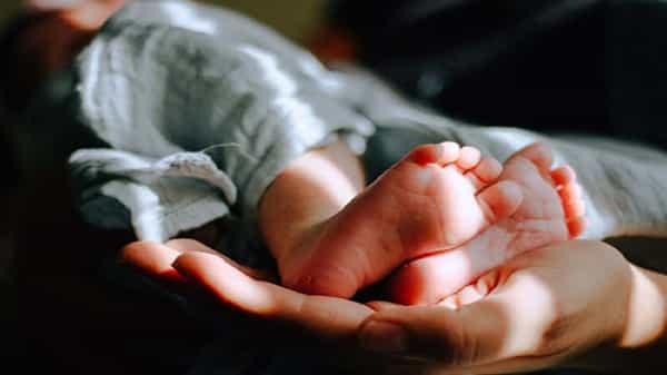 Baby Sold For Car: ప్రశ్నార్థకంగా మారుతోన్న మానవత్వం... కారు కొనడానికి కన్న బిడ్డను అమ్ముకున్న జంట..