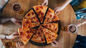 Pizza Party: ఆమెను పిజ్జా పార్టీకి పిలవనందుకు 24 లక్షల రూపాయల జరిమానా కట్టిన కంపెనీ యాజమాన్యం..