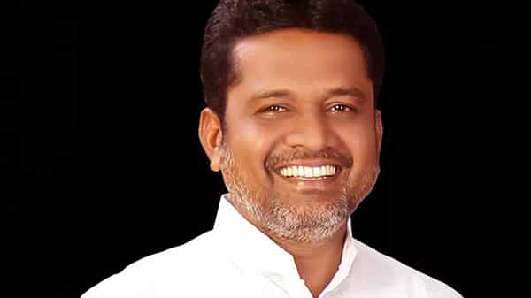 పుట్టమధును వదిలేసిన పోలీసులు..! విచారణకు అందుబాటులో ఉండాలని ఆదేశాలు జారీ..