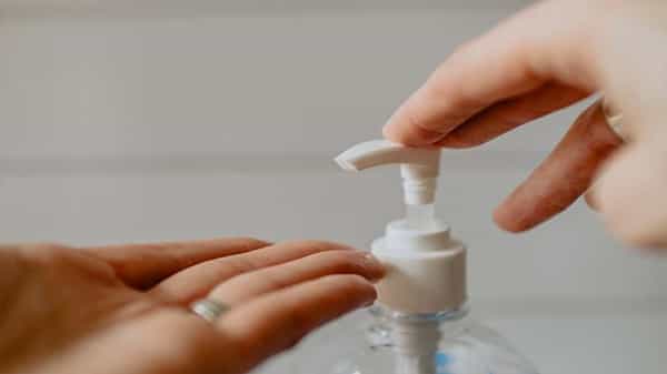 Sanitizer Test: మీరు వాడుతోన్న శానిటైజర్ మంచిదేనా..? ఈ సింపుల్ టెక్నిక్తో తెలుసుకోండి..