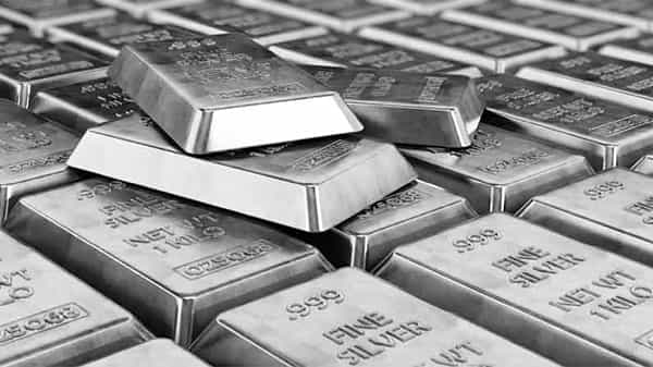 Silver Price Today: బంగారం బాటలోనే వెండి ధరలు.. ప్రధాన నగరాల్లో ధరల వివరాలు..