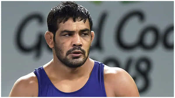 ఢిల్లీ స్టేడియం వద్ద ఘర్షణ, రెజ్లర్ మృతి, ఒలంపిక్ మెడలిస్ట్ సుశీల్ కుమార్ పై అనుమానపు నీలినీడలు