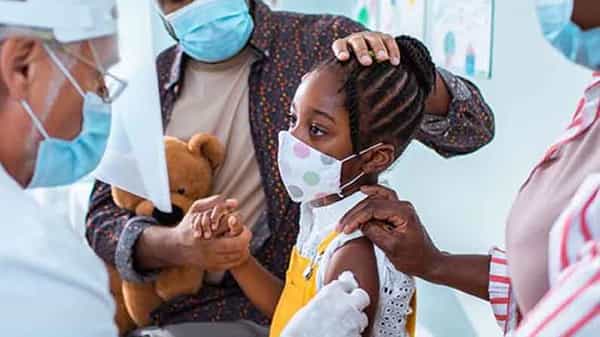 Vaccination: అమెరికాలో 12-15 సంవత్సరాల మధ్య వయసు పిల్లలకు టీకా ఇవ్వడానికి రంగం సిద్ధం