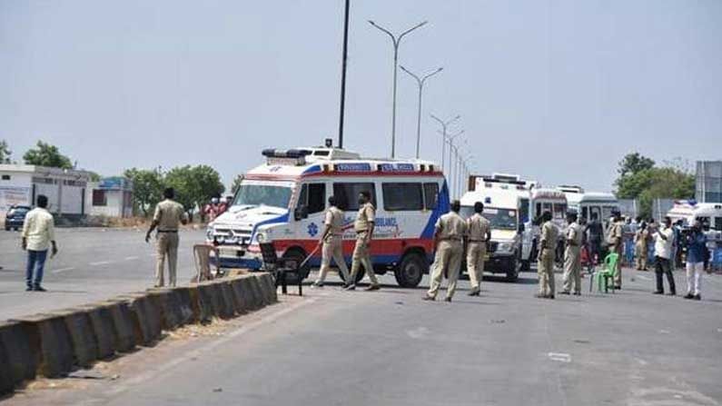 Ap Telangana Borders: తెలంగాణ, ఆంధ్రప్రదేశ్‌ సరిహద్దు చెక్‌పోస్టుల వద్ద భారీగా వాహనాల రద్దీ.. పోలీసుల‌కు కొత్త త‌లనొప్పి