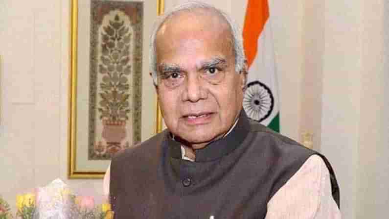 Banwarilal Purohit: చలించిన గవర్నర్.. వీధికుక్కలకు ఆహారం అందించేందుకు రూ.10 లక్షలు అందజేత