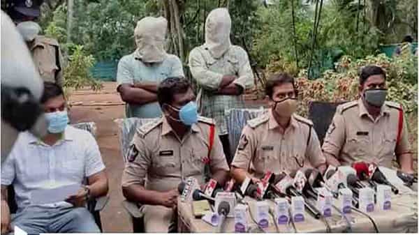 Illegal Business: ఆగని రెమిడెసివిర్ అక్రమ దందా.. నలుగురిని అదుపులోకి తీసుకున్న పోలీసులు..!