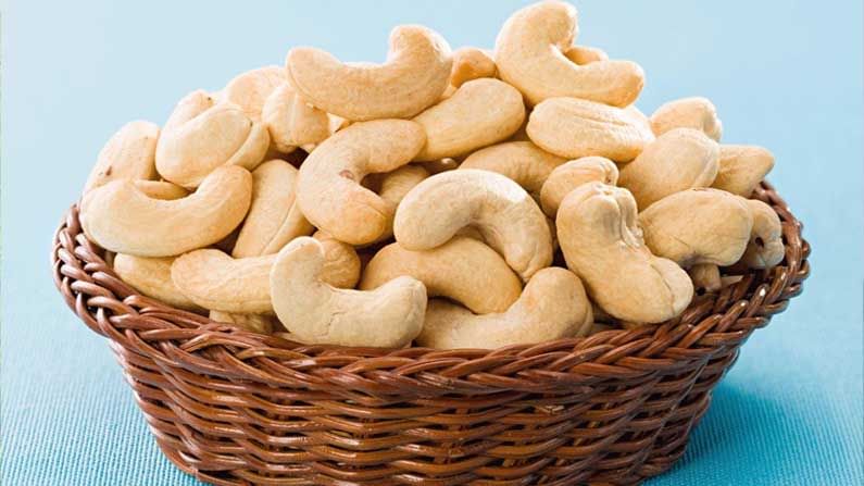 Cashew Benefits: జీడిపప్పును తింటే కలిగే లాభాలు ఎన్నో తెలిస్తే మీరు షాక్ అవుతారు..!