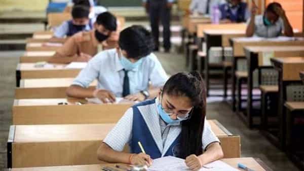 CBSE Exams: కోవిడ్ ప్రోటోకాల్ల మధ్య సీబీఎస్ఈ 12వ తరగతి పరీక్షలు...! ఉన్నత స్థాయి సమావేశంలో కీలక నిర్ణయం