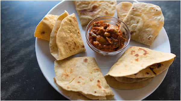 Chapatis At Night: రాత్రిపూట చపాతీలు తింటున్నారా.? అయితే మంచిదో.. కాదో.. తెలుసుకోండి.!