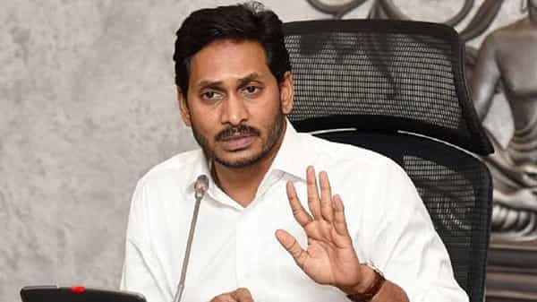 CM Jagan Review: ఫస్ట్ ఫైన్ వేయండి.. వినకుంటే క్రిమినల్ కేసులు... కరోనాపై రివ్యూలో సీఎం జగన్ కీలక ఆదేశాలు