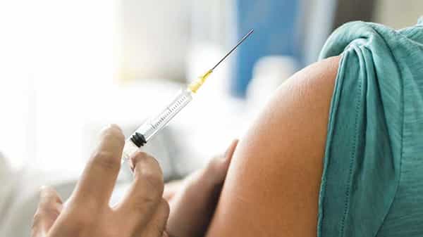 COVID-19 Vaccination: కరోనా నియంత్రణకు వ్యాక్సినేషన్తోనే చెక్.. ఇప్పటివరకు ఎంతమందికి టీకా అందిందంటే..?