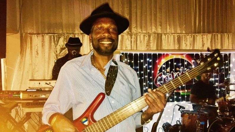 కిరట్లేయ్ అంబ్రోస్(వెస్టిండీస్) - గిటారిస్ట్ 