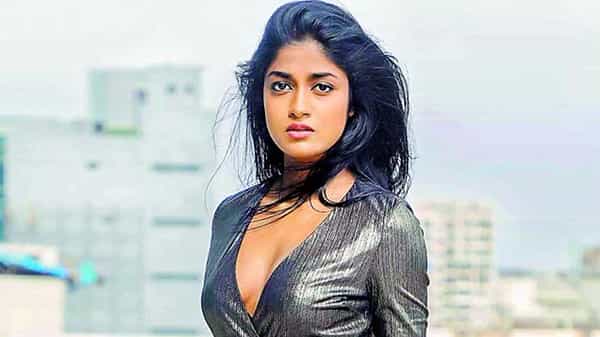 Dimple Hayathi: ‘గద్దలకొండ గణేష్’ హీరోయిన్ కుటుంబాన్ని వెంటాడుతున్న కరోనా.. 10 మందికి పాజిటివ్..