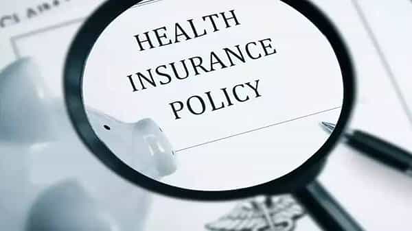 Health Insurance: కరోనా సంక్షోభంలో పెరిగిన ఆరోగ్య బీమా క్లెయిమ్లు.. 25-30 శాతం పెరిగిన బీమా ప్రీమియంలు..!