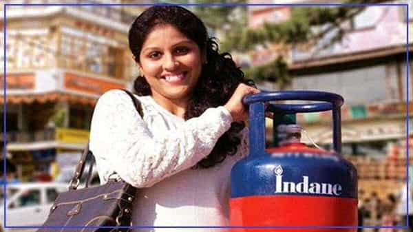 LPG Cylinders : గ్యాస్ వినియోగదారులకు గుడ్న్యూస్..! ఇక నుంచి కిరాణా షాపుల్లో, పెట్రోల్ బంకుల్లో ఎల్పీజీ సిలిండర్లు..
