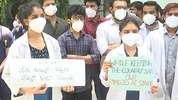 JUDAs: సమ్మె విరమించిన జూనియర్ డాక్టర్లు.. ప్రజా ఆరోగ్యం కోసం ఆలోచించి ఈ నిర్ణయం తీసుకున్నామని వెల్లడి