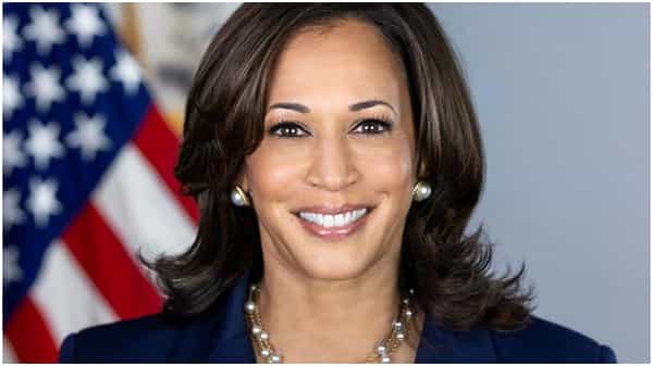 Kamala Harris: లాంగ్ వీకెండ్ ని ఎంజాయ్ చేయాలంటూ అమెరికా ఉపాధ్యక్షురాలు కమలా హారిస్ ట్వీట్..., మండిపడిన నెటిజన్లు, ఎంపీలు
