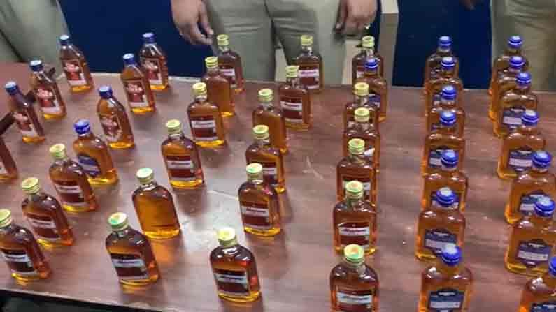 Liquor bottles seized : అక్రమ మద్యం అమ్మకం, నాటు సారా తయారీ కేంద్రాలపై ఏపీ పోలీసుల దాడులు
