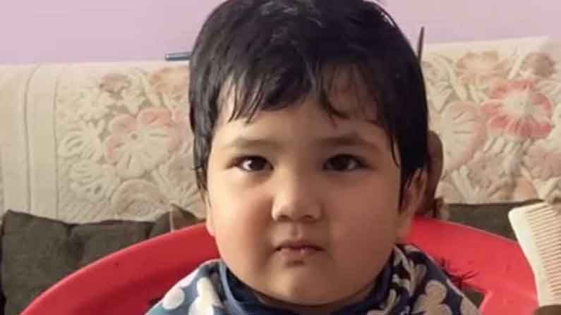 Little Boy: కటింగ్ చేయించుకుంటూ బుడ్డోడి ఏబీసీడీ పాట చూస్తే ఎవరైనా మెస్మరైజ్ కావలసిందే! Viral Video