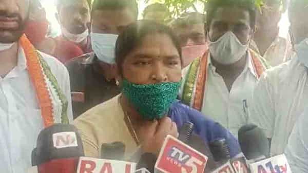 MLA Seethakka: సీతారాం తండాలో మైనర్ బాలిక అత్యాచారం, హత్య.. నిందితులను కఠినంగా శిక్షించాలిః ఎమ్మెల్యే సీతక్క డిమాండ్