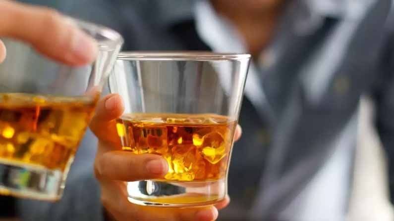 No vaccine No Liquor : మందుబాబులకు షాకింగ్ న్యూస్..! వ్యాక్సిన్ వేసుకుంటేనే లిక్కర్..? కొత్త నిబంధనల జారీ