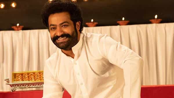 కరోనా ఎఫెక్ట్.. గుట్టు చప్పుడు కాకుండా యంగ్ టైగర్ ఇంట శుభకార్యం... ఆనందంలో అభిమానులు..